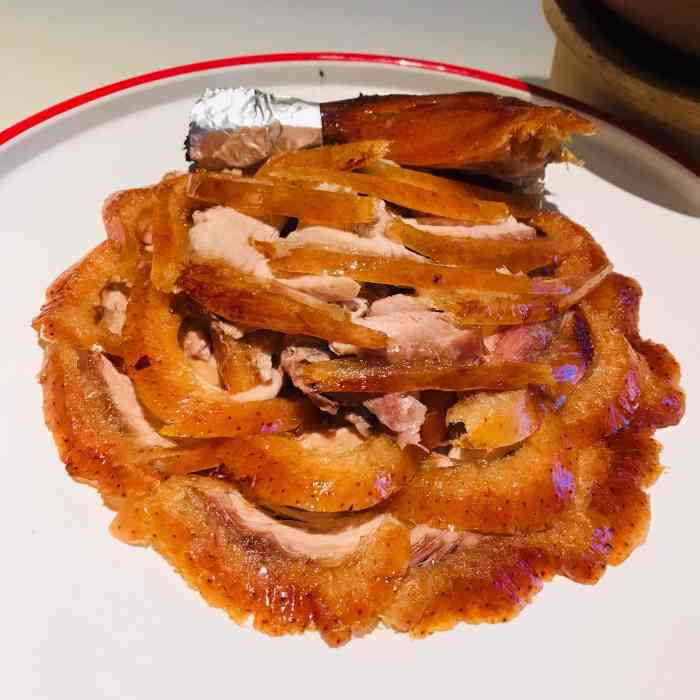 荣记烤鸭(市图书馆店)-"海鲜77烤鸭,搭配新奇,口味均衡,服务热情.