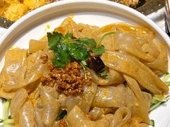 -山河屯铁锅炖·非遗东北菜(西乡店)