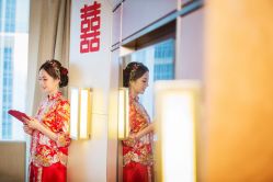 -现代经典婚纱摄影