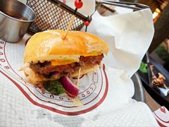 -BOURBON 玻本美式餐厅酒吧(虹桥新天地店)