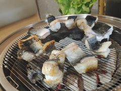 -围炉肉舍•炭烤活鳗•丹东海鲜烤肉(步行街店)