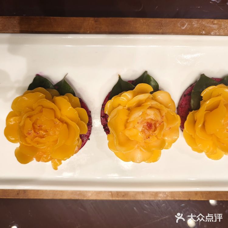 这家文化主题餐厅以其独特的设计和氛围深深吸引了我