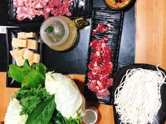 -果松木炭酸菜铜火锅·外婆参鸡汤