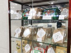 面包甜点陈列柜-老孙家饭庄·非遗(东关店)