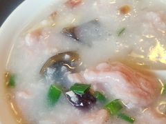 皮蛋瘦肉粥-伍湛记 · 广州老字号(龙津中路店)
