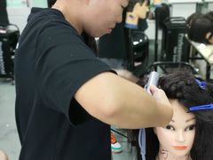 -首脑美容美发化妆美甲培训学校(长沙校区)