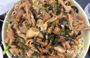 Steamed Bean Curd and Sprouts Stir-fried with Goose Intestine