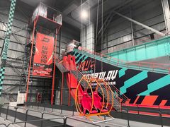 -极限PLAY运动娱乐新世界·团建派对表演休闲馆·室内高空游乐园