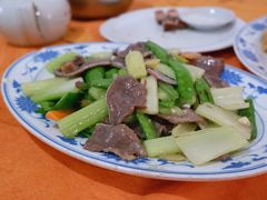 荷兰豆西芹炒猪舌-奇香楼(五眼桥横街店)