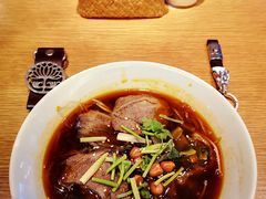 牛腱子泡椒酸辣粉-村外有星光小食铺(长嘉汇店)