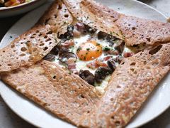 鸡蛋蘑菇熏肉荞麦可丽饼-RAC BAR(安福路店)