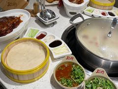 -三人行骨头王火锅(长寿店)