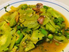 青番茄炒腊味-陈先进鱼馆·地道农家菜(萧山奥体店)