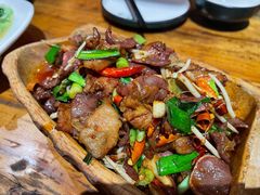 -老滇山寨•云南特色菜•地方菜•民族风情歌舞表演(金碧店)