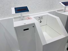 -优衣库(上海正大广场店)