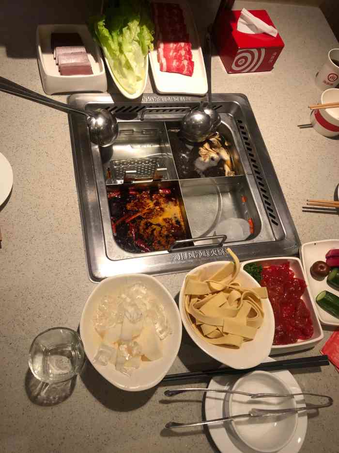 海底捞火锅(吾悦广场店)-"[调皮]味道:菜品确实不错,不能说是顶.