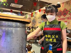 -地锅公社·现炒地锅鸡·地锅鱼·夜宵(罗锦路店)