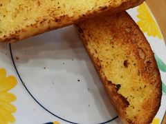 蒜香烤面包-萨莉亚意式餐厅(南京环亚凯瑟琳广场店)