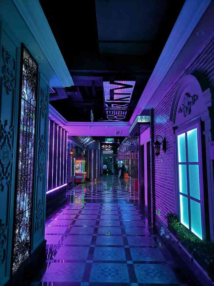 k8量贩ktv(高鑫广场店)-"总体挺好的,团购实惠,音响效果也不错,而.