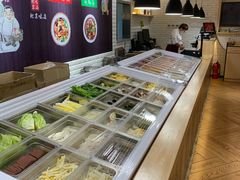 自助取餐区-拿渡·水煮鱼麻辣香锅(王府井奥莱·香江小镇店)