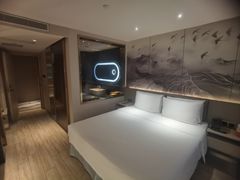 -深圳龙华大浪商业中心亚朵X酒店