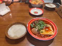 -楚东君•襄阳牛肉面牛杂煲(陆家嘴正大店)