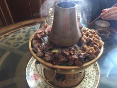 -石磨豆花家常菜·牦牛排土火锅