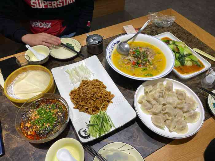 辣妹子家常菜(梁市巷总店)-"[薄荷]环境:环境还不错,每次去的话人.