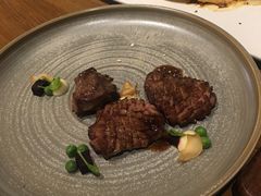 碳烤厚切牛舌佐柠檬海盐-造精酿餐厅