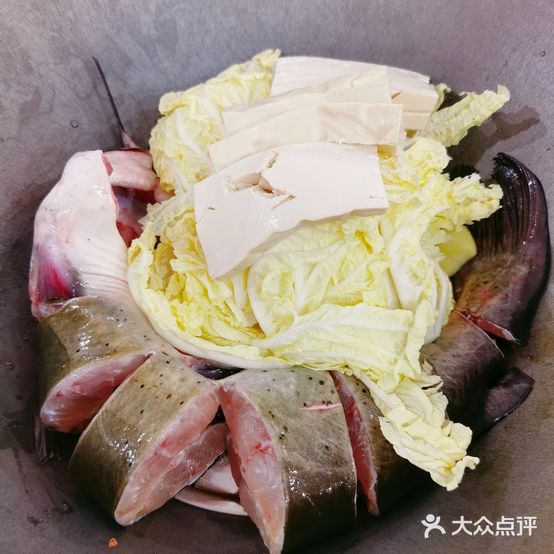 姥家鱼铁锅炖(上谷商业中心店)