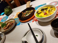 -云海肴·汽锅鸡·云南菜(天山百盛优客店)