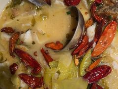-鱼亨小鲜酸菜鱼(大信店)