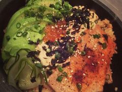 烤吞拿鱼配牛油果饭-ATLAS COFFEE(雅居乐中心店)