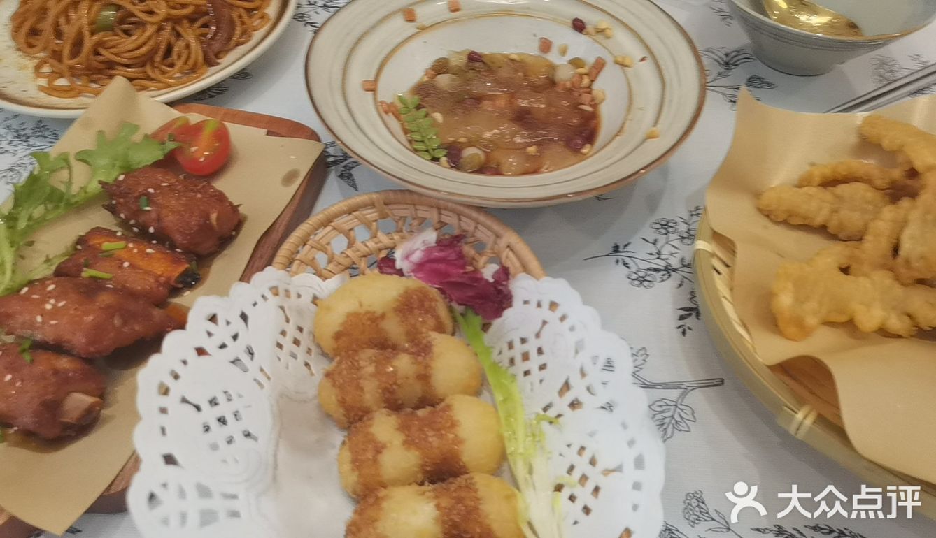 小县城的无国界料理餐厅，本来没办太大希望