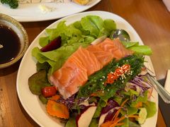 -Chom Cafe and Restaurant