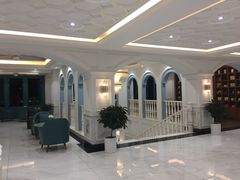 -芭黎人江景轻奢酒店(告庄西双景星光夜市店)