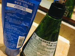 -浅深休闲酒店-停车场
