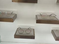 -翰佐蔡司小乐圆·依视路星趣控·暴龙眼镜折扣店