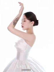 -Lady  Jane高端婚纱礼服馆