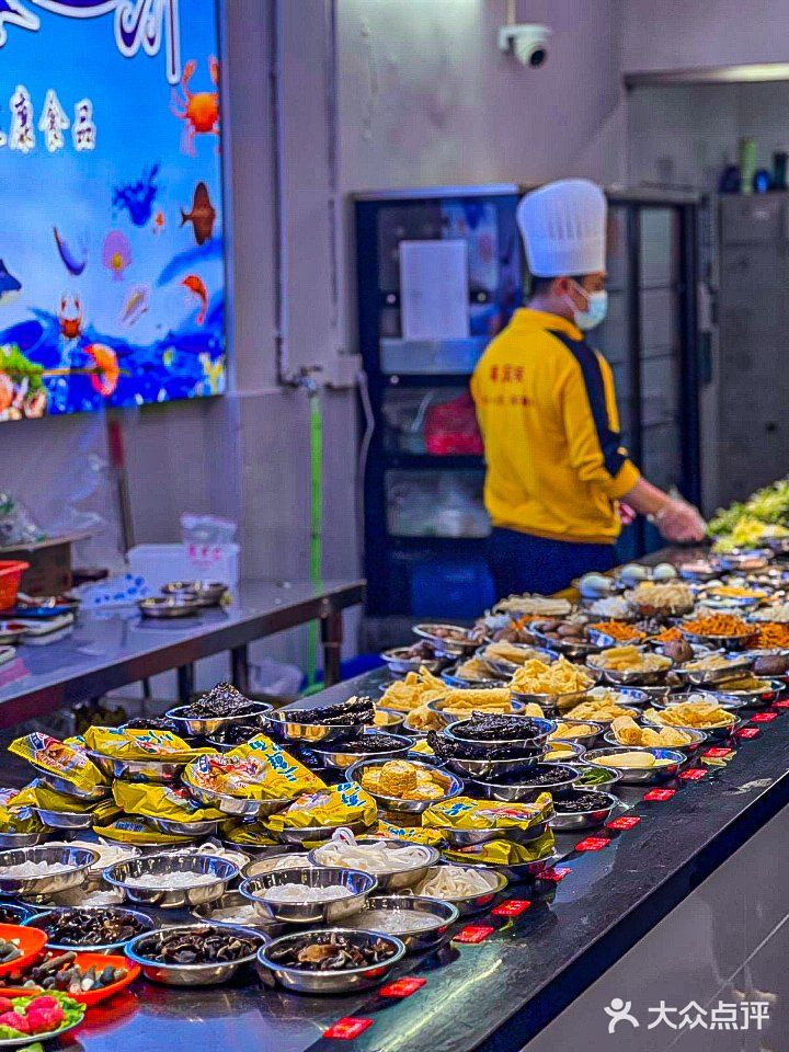 冬日温暖新姿食 | 排队也要吃的海鲜自助火锅！！