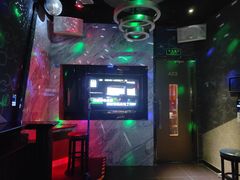 -K+全国连锁KTV(绿地缤纷天地店)
