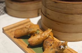 Crispy Fragrant Shrimp Spring Rolls