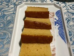 伊犁蜜蜂糕-巴扎美食·新疆菜·西域歌舞表演餐厅(新疆大厦店)