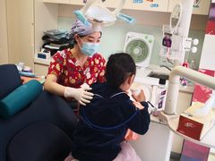 -瑞尔齿科(南京东路名人诊所)