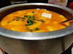 石锅金汤虾仁豆腐-八月小厨· 湛江风味粤菜