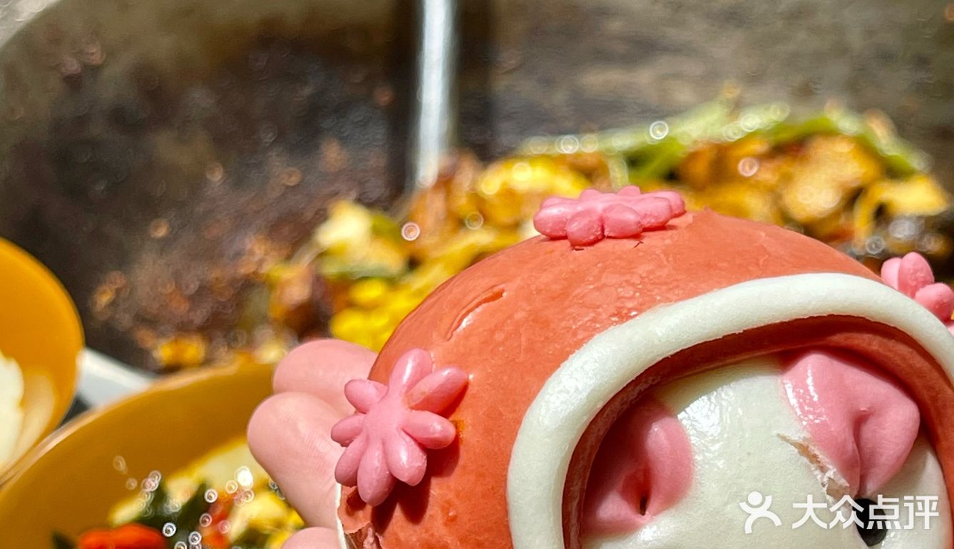 这家柴火鸡给人香迷糊了！锅气满满！