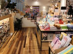 -猫的天空之城概念书店(束河店)