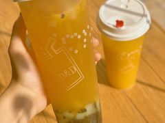 -顶东面包花园·生日蛋糕(世博店)