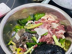 -周良天山牛杂城(天山路总店)