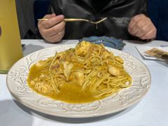 椰香咖喱鸡意面-咕鹿流心披萨(下沙店)